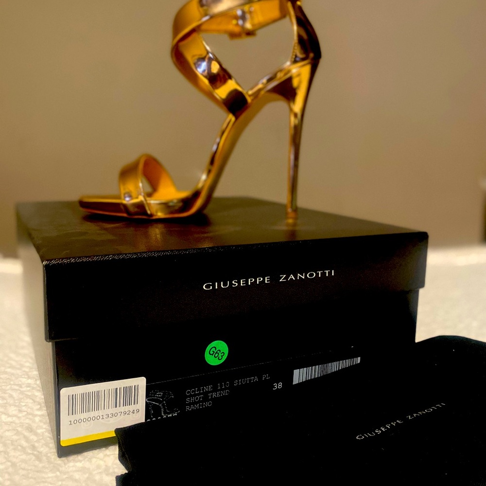 GIUSEPPE ZANOTTI copper Patent Leather Strappy Pumps